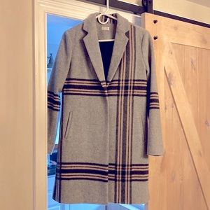 Ecru winter coat. Super comfortable and stylish. I